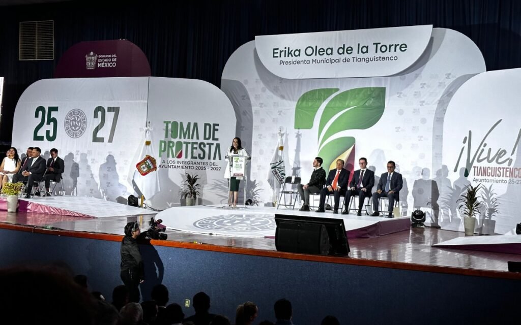 Erika Olea de la Torre toma protesta como presidenta municipal de Tianguistenco