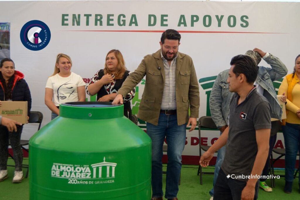 Entregan tinacos en Rancho San Juan para enfrentar desabasto de agua en Almoloya de Juárez