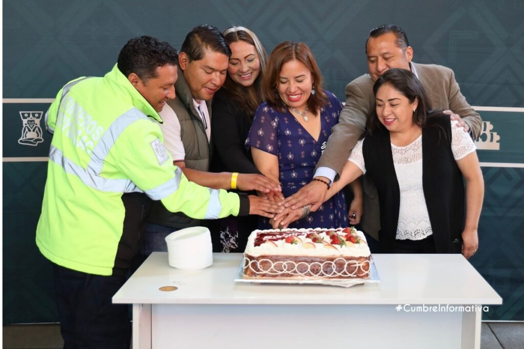 'gobierno de ocoyoacac entrega nueva ambulancia'
