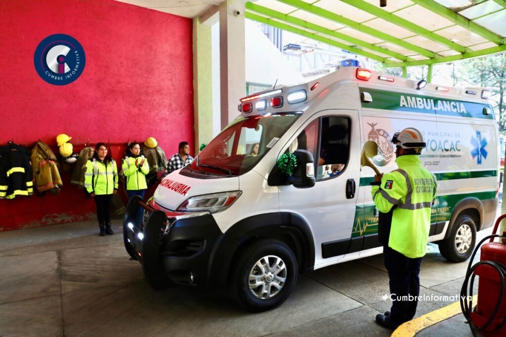 'gobierno de ocoyoacac entrega nueva ambulancia'