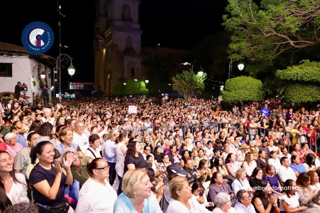 Michelle Núñez festeja a mamás vallesanas con espectáculo de Mijares
