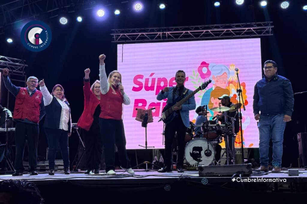 Campeche Show y Súper A ponen a bailar a San Mateo Atenco en honor a las mamás