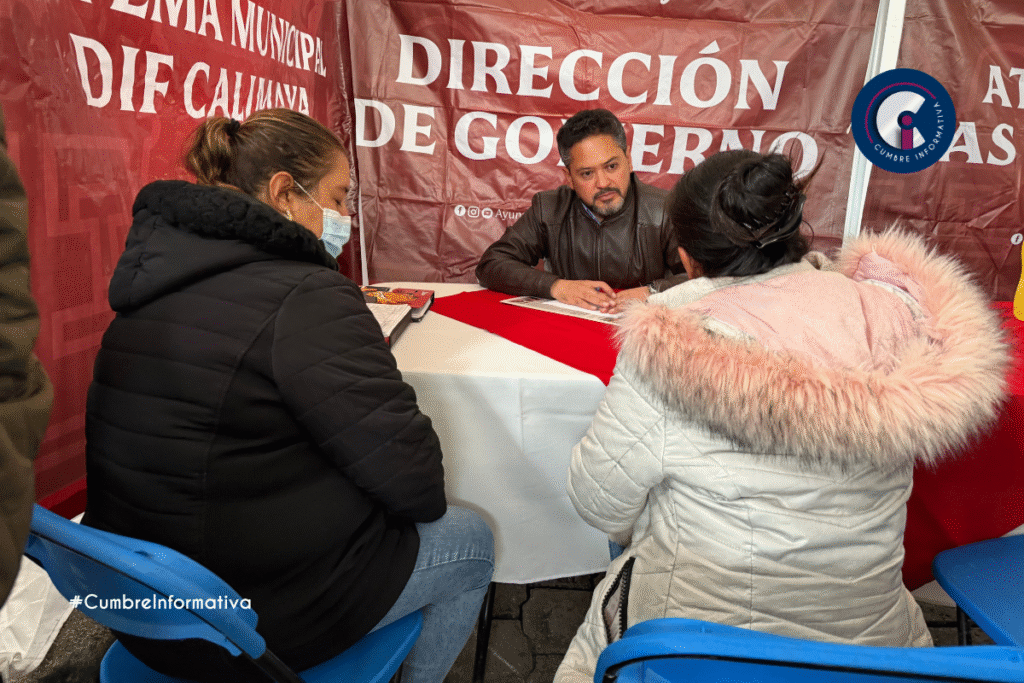 Acompañado de integrantes del Cabildo y personal de todas las áreas del Ayuntamiento, el alcalde encabezó una jornada en la que se brindaron trámites y servicios del DIF, Seguridad Pública, Obras Públicas, Desarrollo Económico, agua, permisos y actas, entre otros.