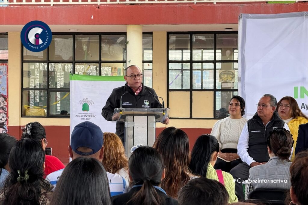 'rehabilitan auditorio en primaria de Zinacantepec'