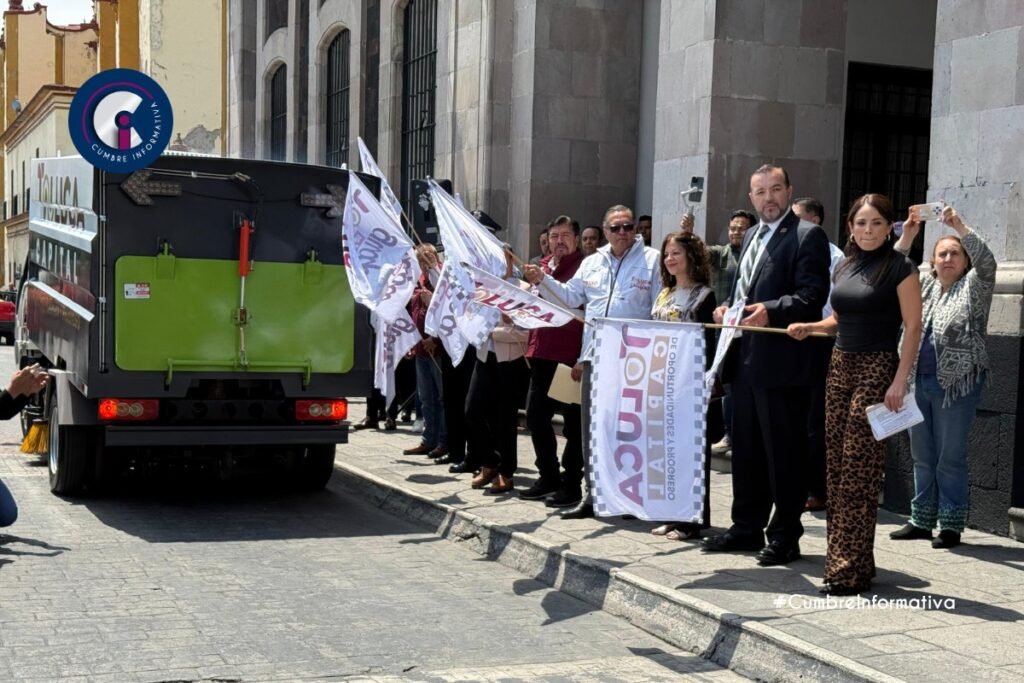 'Toluca refuerza limpieza con barredoras eléctricas'