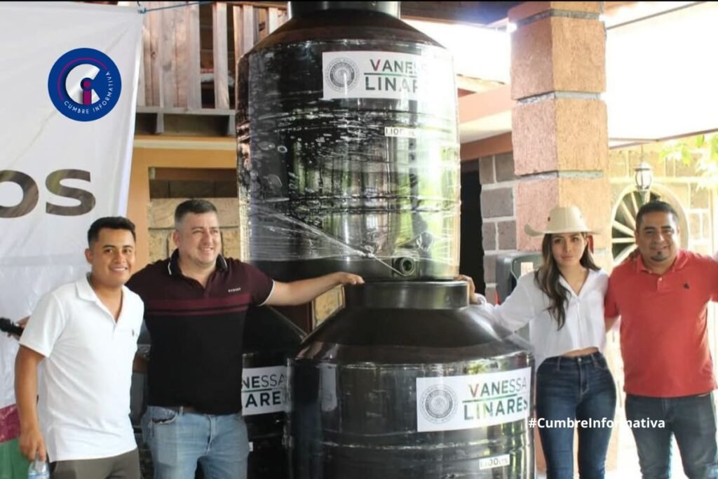 Vanessa Linares entrega más de 100 tinacos en Luvianos