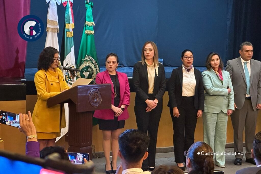'Patricia Zarza presenta nuevo gabinete universitario'