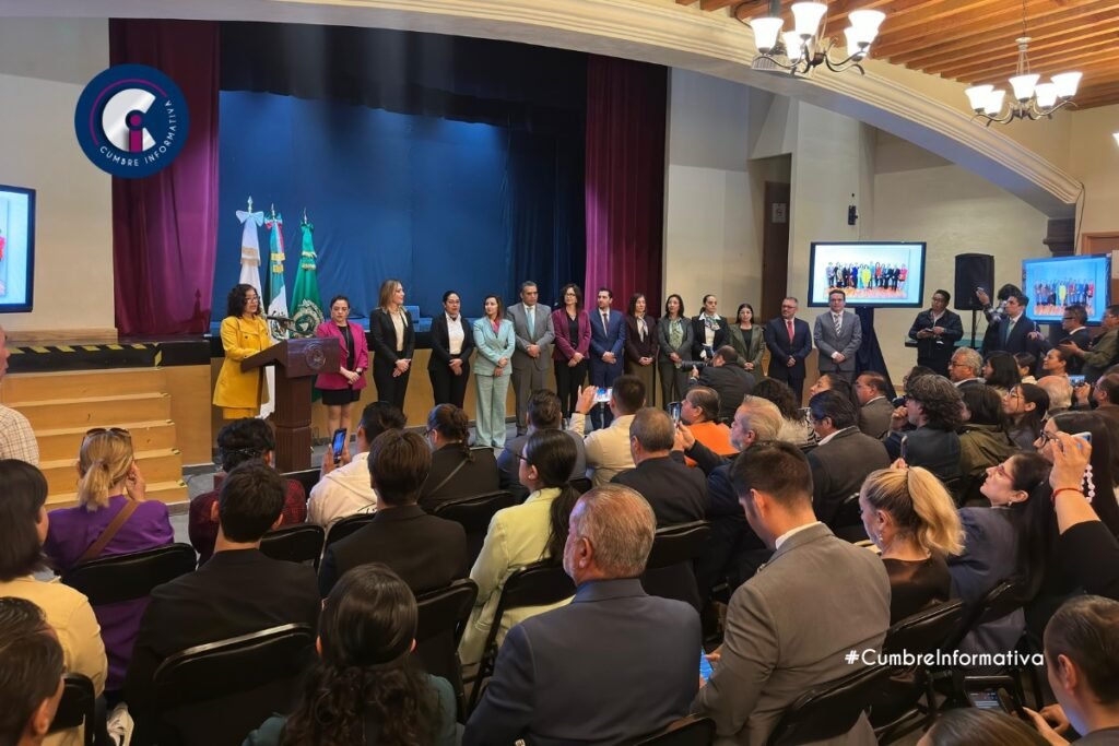 'Patricia Zarza presenta nuevo gabinete universitario'