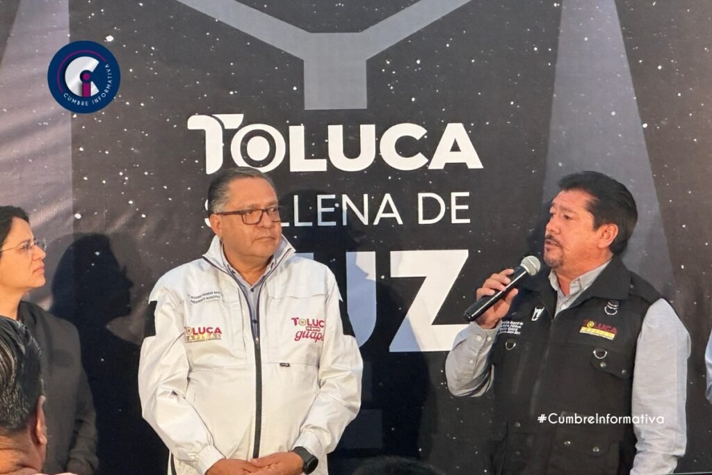 'Toluca amplía alumbrado en Santiago Tlaxomulco'