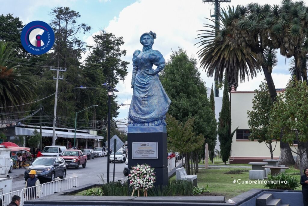 'Delfina Gómez y Ricardo Moreno rinden homenaje a Leona Vicario en Toluca'