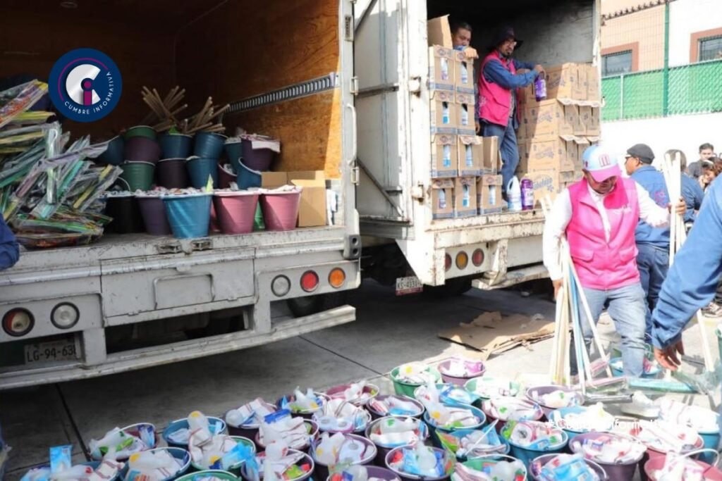 'personas reciben apoyos tras inundaciones en Lerma'