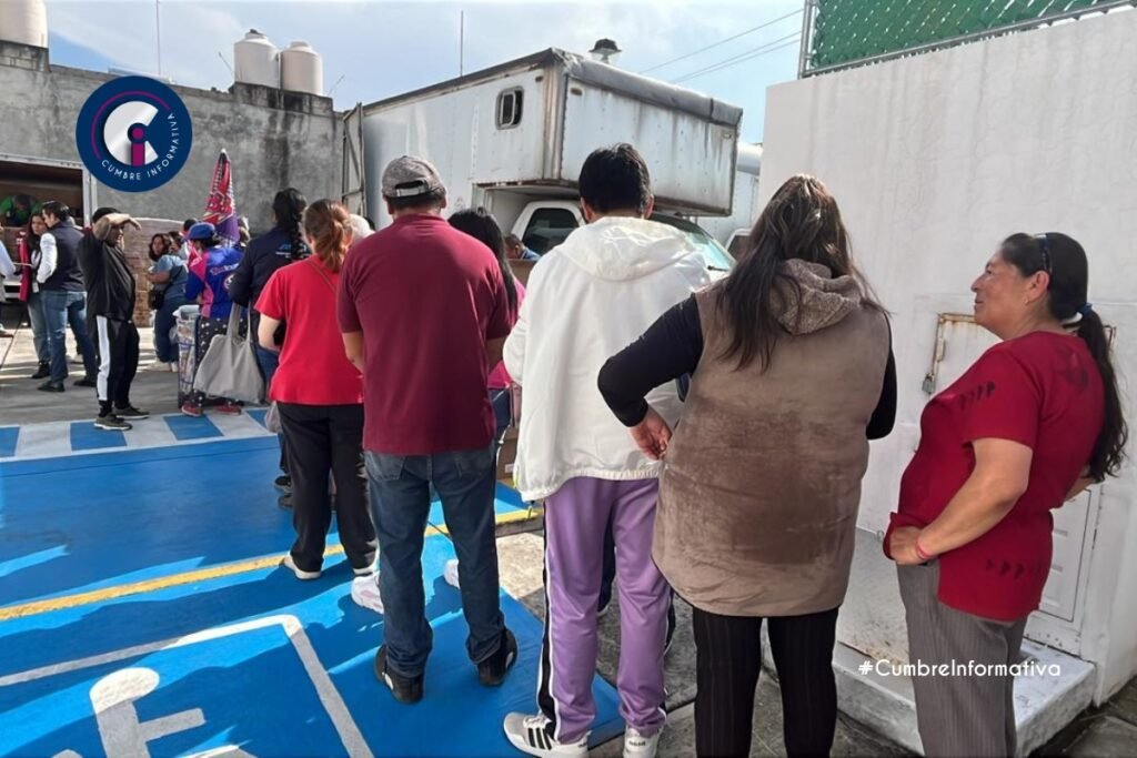 'personas reciben apoyos tras inundaciones en Lerma'