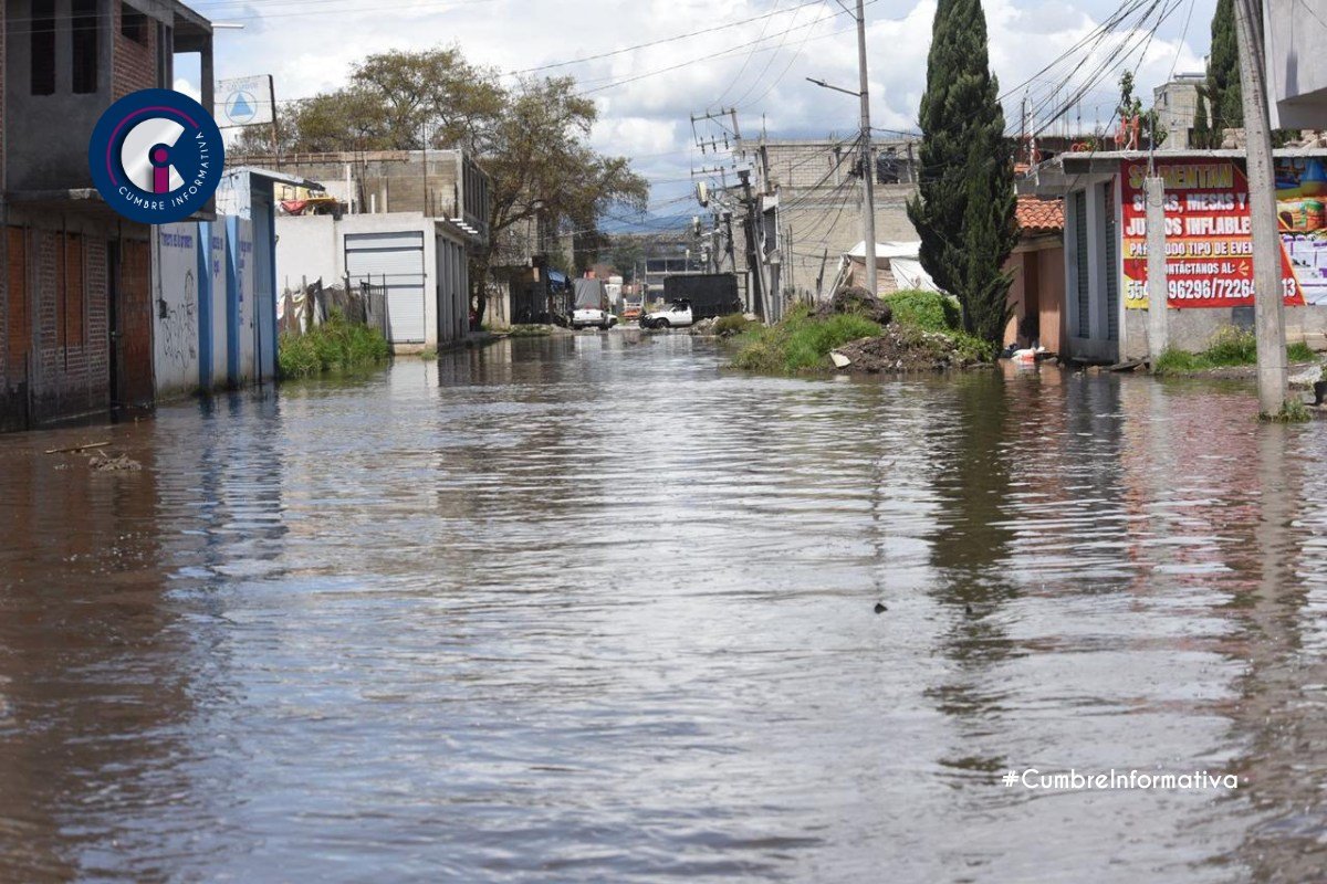 'San Pedro Tultepec sufre inundaciones'