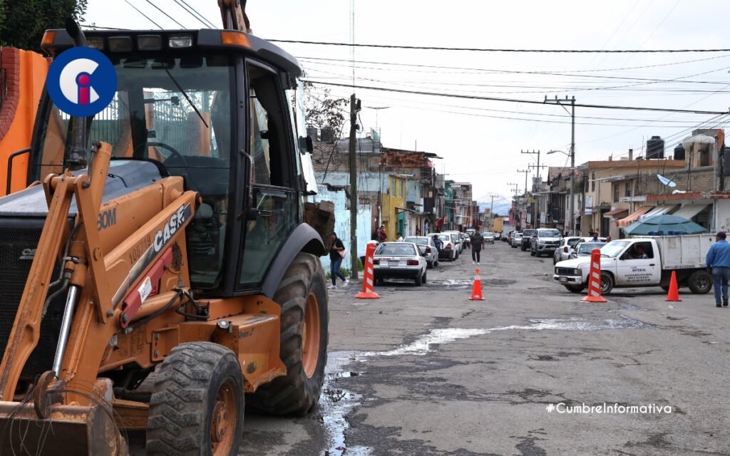 'Ricardo Moreno arranca pavimentación en Cacalomacán'