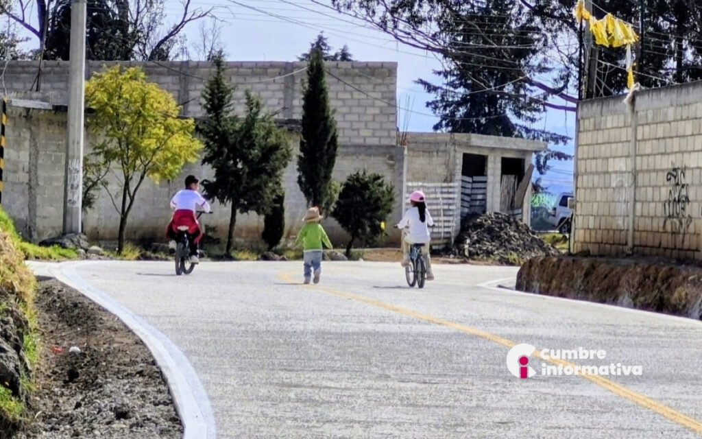 Almoloya de Juárez moderniza caminos rurales y mejora la movilidad vecinal