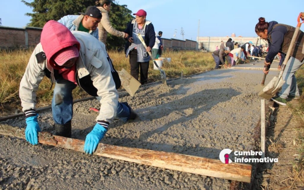 Adolfo Solís impulsa obras comunitarias y mejora el abasto de agua en Almoloya de Juárez