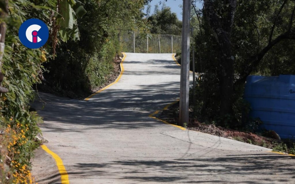 Michelle Núñez entrega nueva vialidad en Valle de Bravo como parte del programa "Caminos con Bienestar"