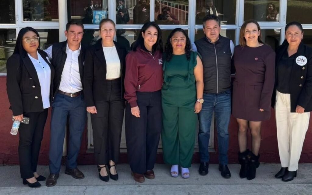 Inauguran Omar Sánchez y Karina Labastida programa de Desayunos Calientes en Calimaya