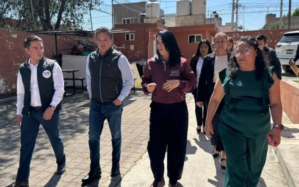 Inauguran Omar Sánchez y Karina Labastida programa de Desayunos Calientes en Calimaya