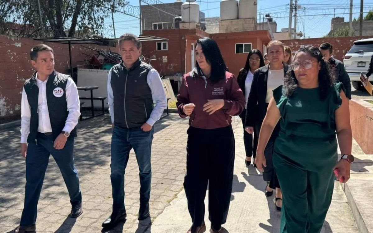 Inauguran Omar Sánchez y Karina Labastida programa de Desayunos Calientes en Calimaya