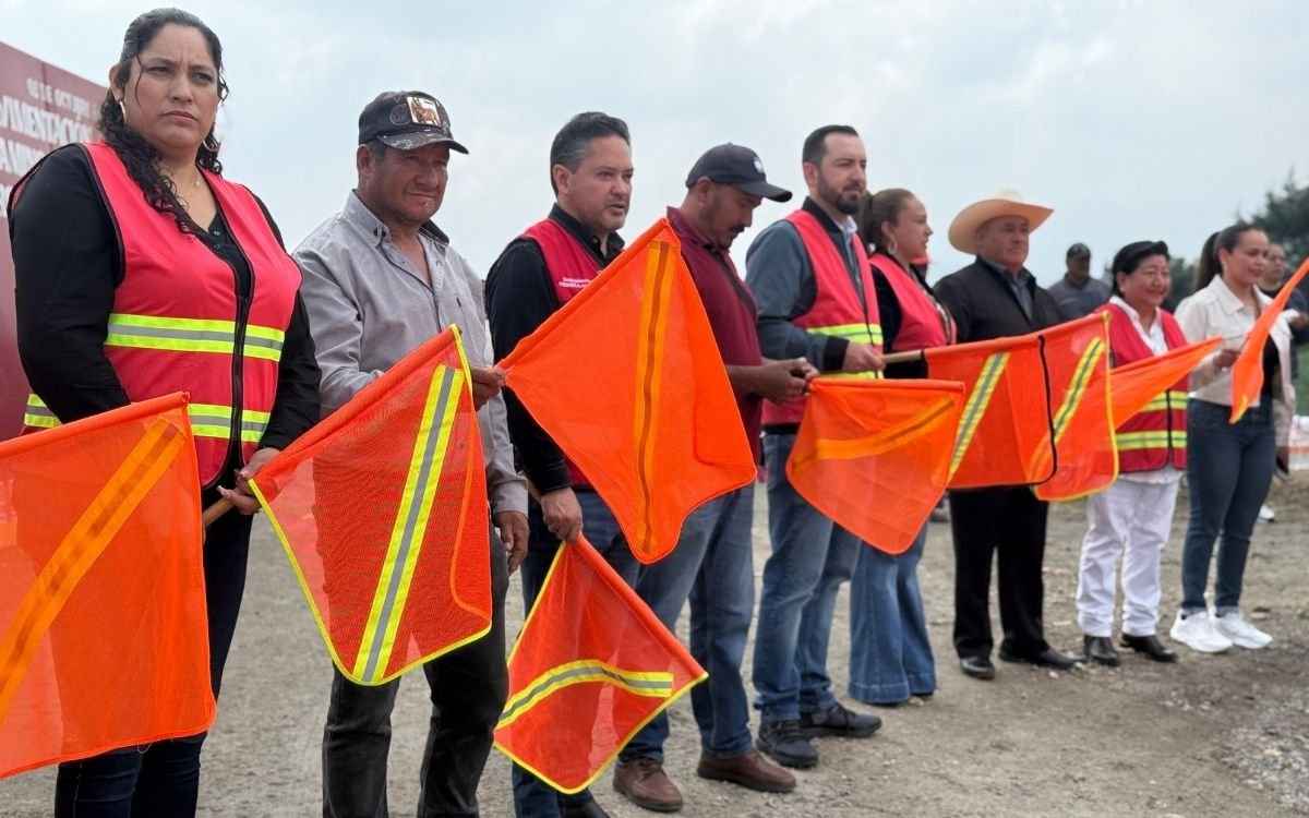 Inicia alcalde Omar Sánchez obra vial en San Marcos de la Cruz, Calimaya