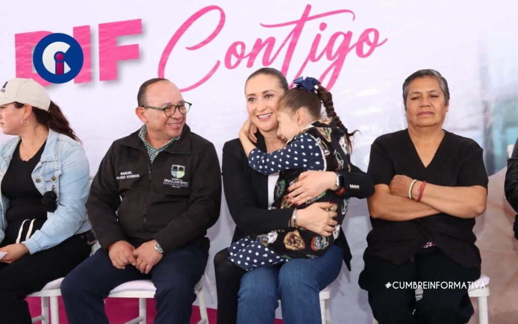 'entrega becas a estudiantes en Zinacantepec'