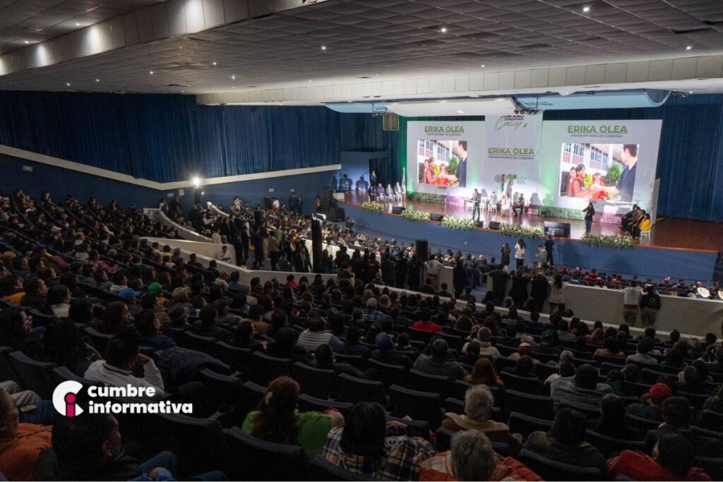 Pepe Couttolenc respalda a Erika Olea en su primer informe de gobierno en Tianguistenco