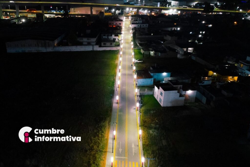 Entregan Delfina Gómez y Ricardo Moreno sendero seguro en San Mateo Otzacatipan