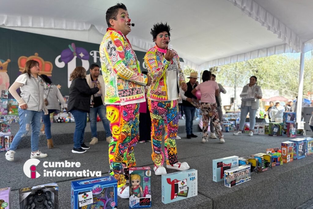 Festival de Reyes Magos en San Antonio la Isla desborda alegría con shows y más de 800 regalos