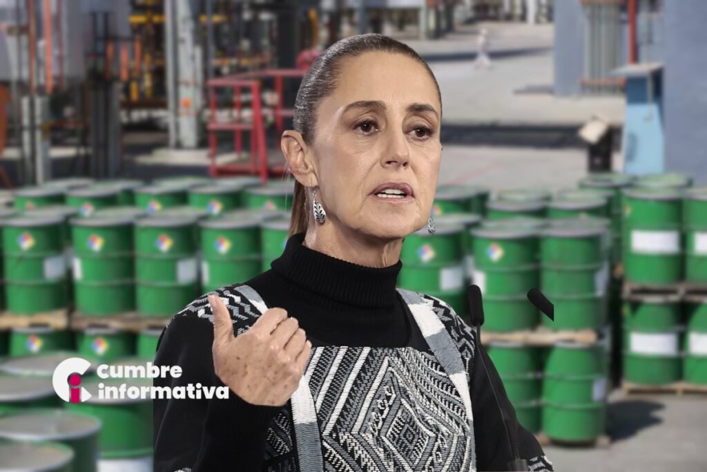 El gobierno mexicano ha confirmado la suspensión del envío de petróleo a Cuba, una medida que ha generado un amplio debate político y diplomático. La presidenta Claudia Sheinbaum aclaró que la decisión fue tomada por Petróleos Mexicanos (Pemex), pero reiteró que se trata de una acción que refleja la soberanía nacional, sin presiones externas. Esta medida ocurre en medio de crecientes tensiones con Estados Unidos y en plena revisión del Tratado entre México, Estados Unidos y Canadá (TMEC).
Suspensión del envío: decisión interna de Pemex
Durante una conferencia de prensa en Palacio Nacional, Sheinbaum sostuvo que Pemex decidió cancelar un cargamento programado con destino a La Habana. Esta acción fue divulgada por Bloomberg, que reportó la retirada del envío previsto para mediados de enero de 2026. Aunque la presidenta respaldó el gesto de solidaridad histórica con Cuba, puntualizó que “Pemex toma sus decisiones” y que la determinación responde a razones contractuales.
Sheinbaum subrayó que “es una decisión soberana y se toma en el momento en que sea necesario”. También recordó que México ha sido solidario históricamente con el pueblo cubano ante el embargo impuesto por Estados Unidos.
Contexto internacional y presiones diplomáticas
La suspensión coincide con un nuevo endurecimiento del discurso del expresidente estadounidense Donald Trump, quien anunció públicamente el control total de las exportaciones de petróleo venezolano y lanzó duras críticas contra los países que colaboran con Cuba. “¡NO HABRÁ MÁS PETRÓLEO NI DINERO PARA CUBA! ¡CERO!”, escribió en su red social.
Sin embargo, el secretario de Energía de EE.UU., Chris Wright, declaró a CBS que su país “no ha pedido a México cortar el suministro”. A pesar de esto, el gesto mexicano parece alinearse con una estrategia más cautelosa en las relaciones bilaterales, especialmente en medio de las negociaciones del TMEC.
Cuba ante la escasez: dependencia energética en juego
Tras la captura de Nicolás Maduro y el freno al suministro venezolano, México había asumido un papel clave en la provisión energética para la isla. Según analistas, el petróleo mexicano ayudó a mitigar parcialmente la crisis energética en Cuba durante los últimos años. La interrupción actual podría agravar los problemas de abasto en la isla, aunque las autoridades mexicanas no descartan retomar los envíos en el futuro.
Sheinbaum recalcó que “México siempre ha sido solidario y va a seguir siéndolo”, dejando la puerta abierta a futuras ayudas en función del contexto internacional.