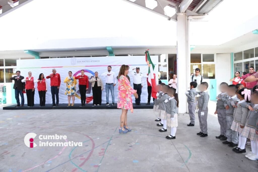 Ana Muñiz entrega andador rehabilitado en San Mateo Atenco