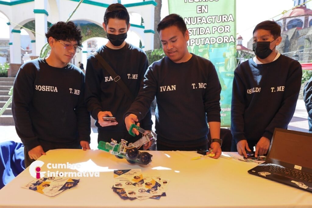 Nancy Valdez promueve aprendizaje científico en estudiantes de Ocoyoacac