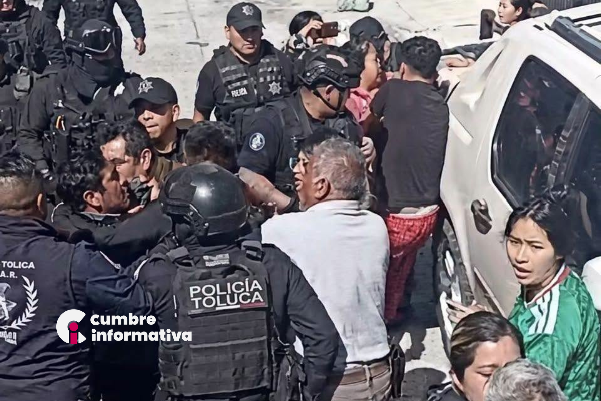 Policías y vecinos se enfrentan durante diligencia en San Pedro Totoltepec
